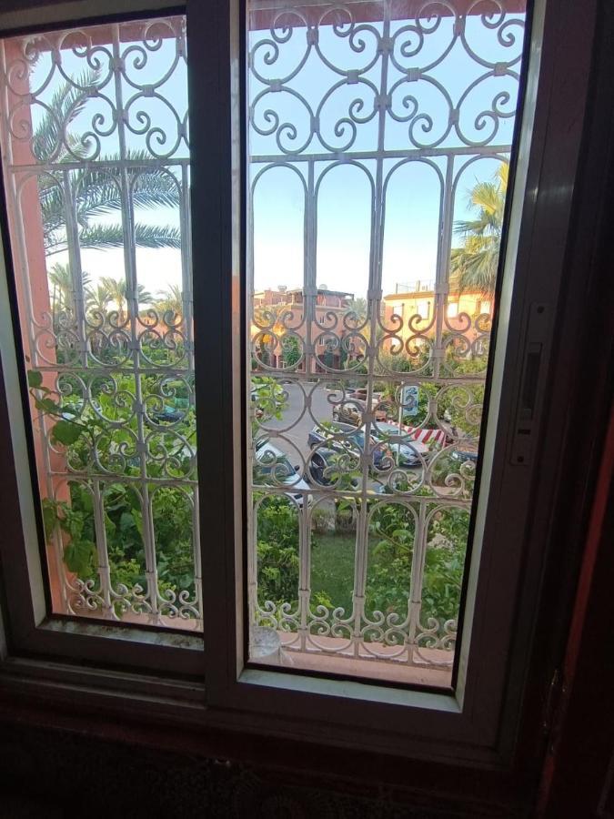 Riad A Marrakech Dans La Residence Touristique Al Qaria Assiyahia Marrakesh Esterno foto