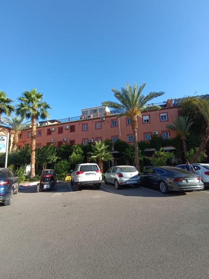 Riad A Marrakech Dans La Residence Touristique Al Qaria Assiyahia Marrakesh Esterno foto