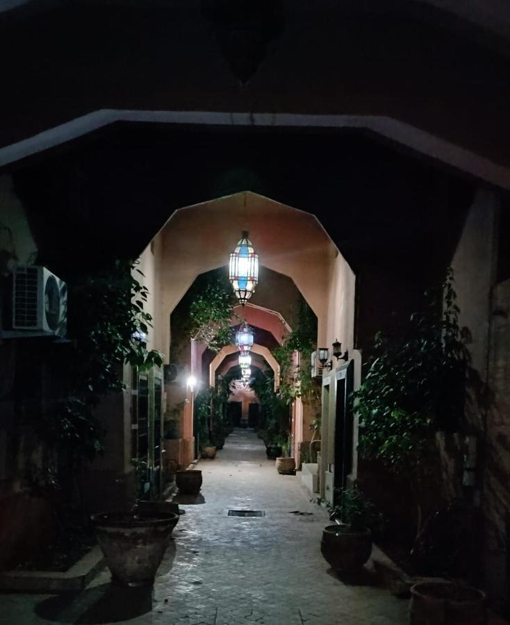 Riad A Marrakech Dans La Residence Touristique Al Qaria Assiyahia Marrakesh Esterno foto