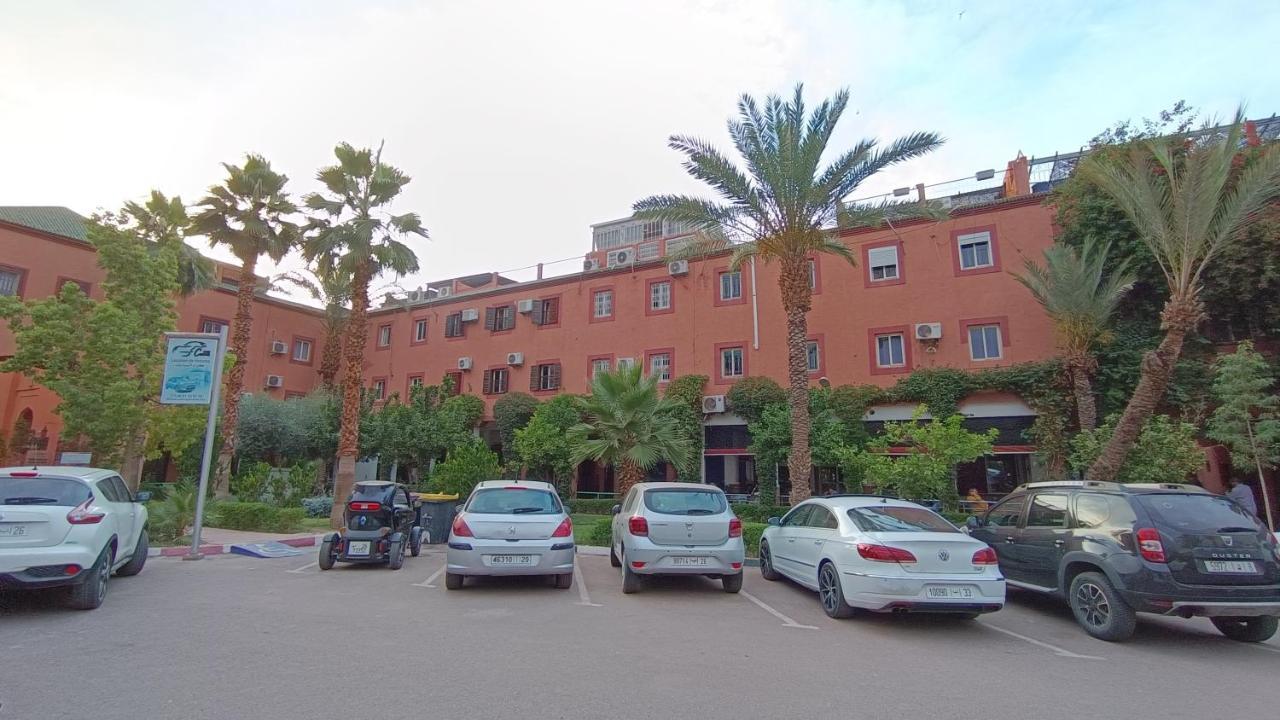 Riad A Marrakech Dans La Residence Touristique Al Qaria Assiyahia Marrakesh Esterno foto