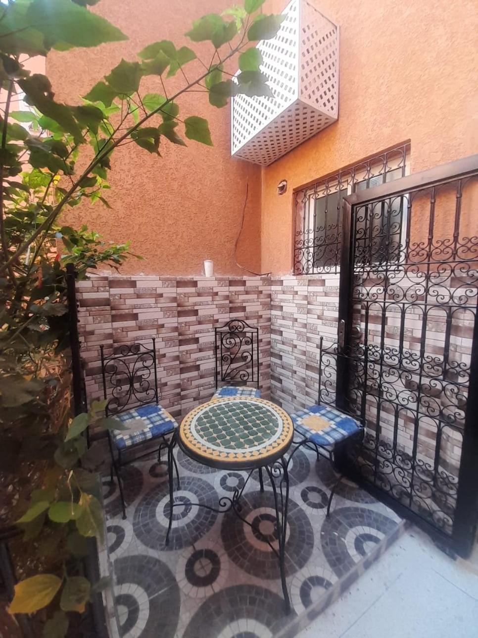 Riad A Marrakech Dans La Residence Touristique Al Qaria Assiyahia Marrakesh Esterno foto